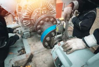 Manutenção de equipamentos hidráulicos